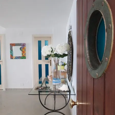 Casa Smeraldo- *
